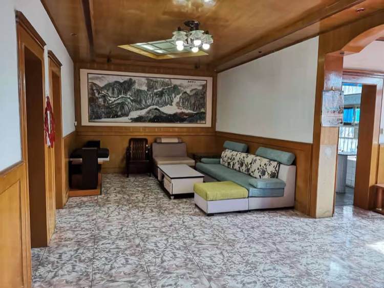 后湖西路水产局综合楼3室2厅1卫