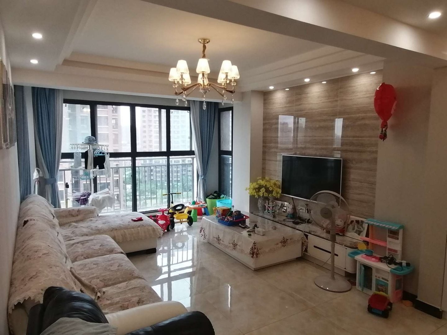 東城新貴中建尚都精裝電梯大3房南北通透急售100萬