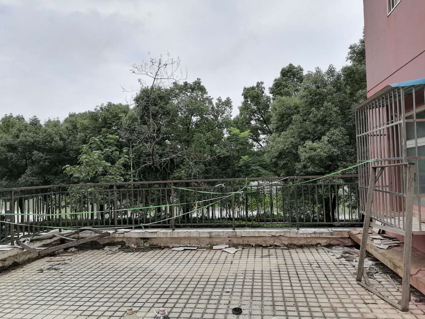 坐北朝南，戶型好，送70平方米露臺