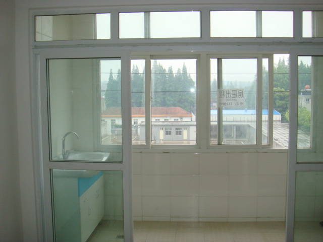 孝感火車站對面八一小區(qū)2室1廳套房