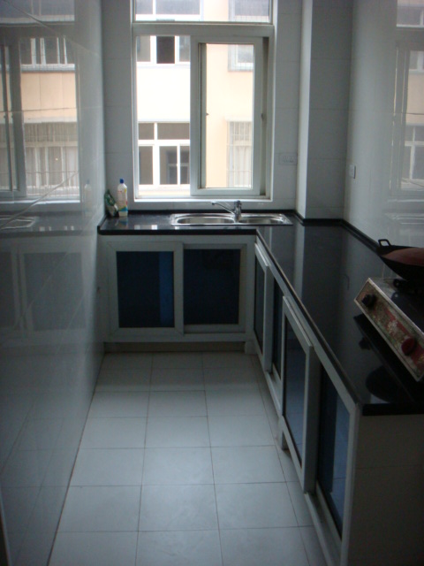 孝感城站路火車站對(duì)面八一小區(qū)套房(半年付，押金2000元，家具電器齊全)