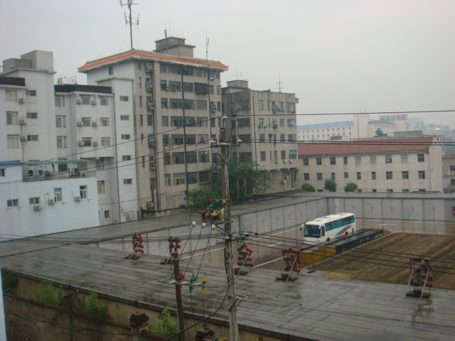 孝感城站路火车站对面八一小区套房(半年付，押金2000元，家具电器齐全)