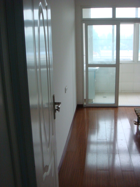 孝感城站路火车站对面八一小区套房(半年付，押金2000元，家具电器齐全)