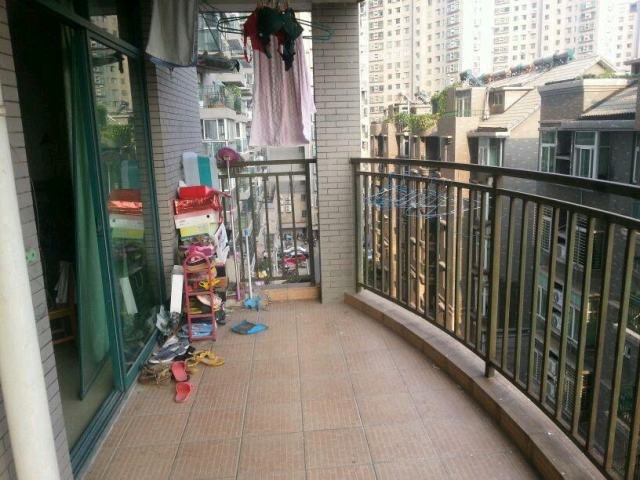 A1273乾坤陽(yáng)光二室二廳一衛(wèi)6/13中裝南北向兩證滿(mǎn)五面積100平米售價(jià)59萬(wàn)