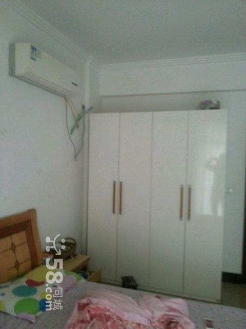 A1273乾坤陽(yáng)光二室二廳一衛(wèi)6/13中裝南北向兩證滿(mǎn)五面積100平米售價(jià)59萬(wàn)