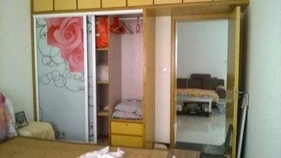 火車站三中宿舍， 房一套。