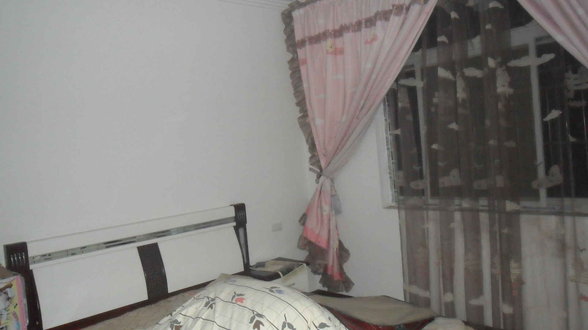 孝感東城區(qū)大會集精裝修3室2廳1衛(wèi)誠意賣