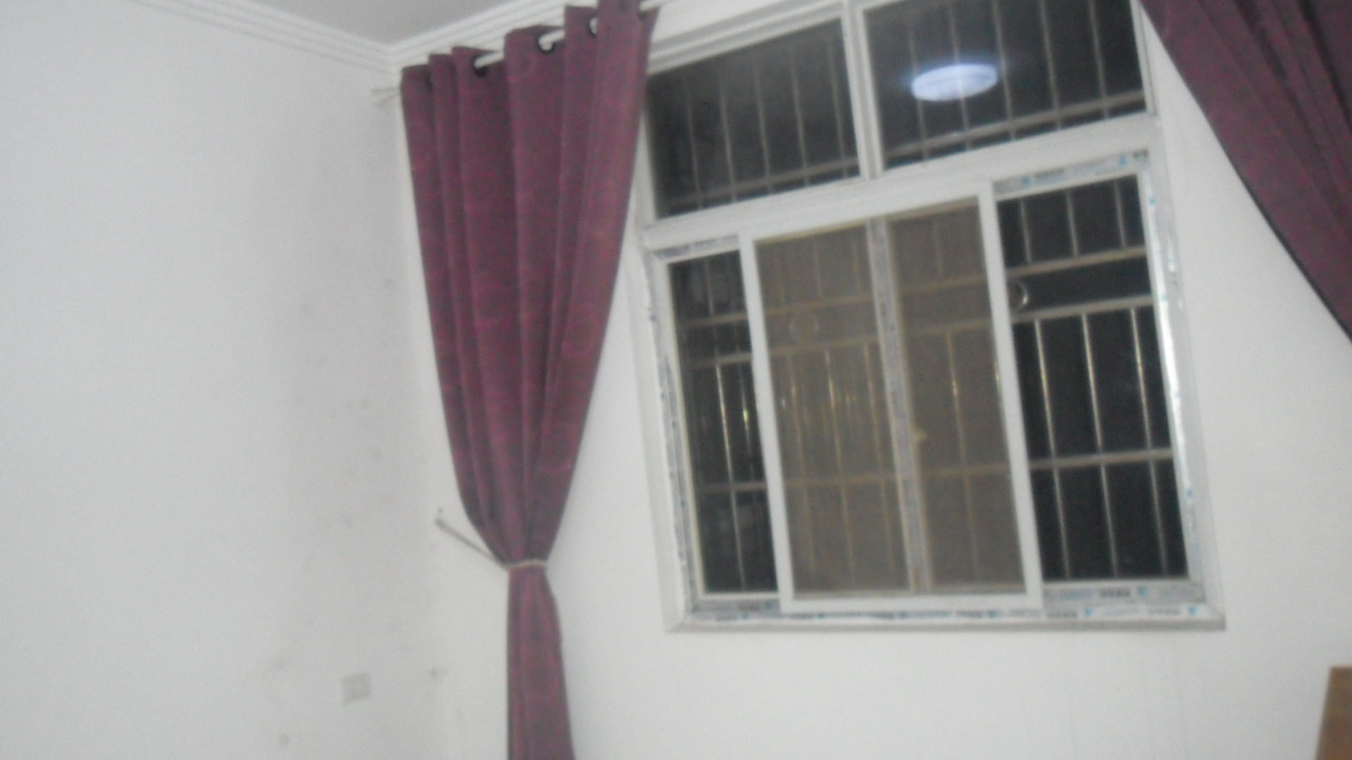 孝感東城區(qū)大會集精裝修3室2廳1衛(wèi)誠意賣