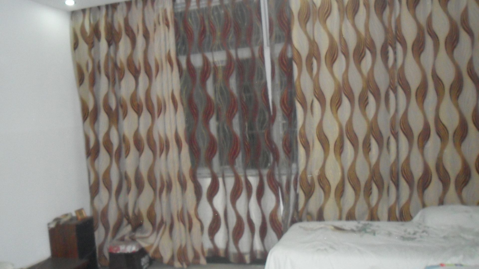 孝感東城區(qū)大會集精裝修3室2廳1衛(wèi)誠意賣