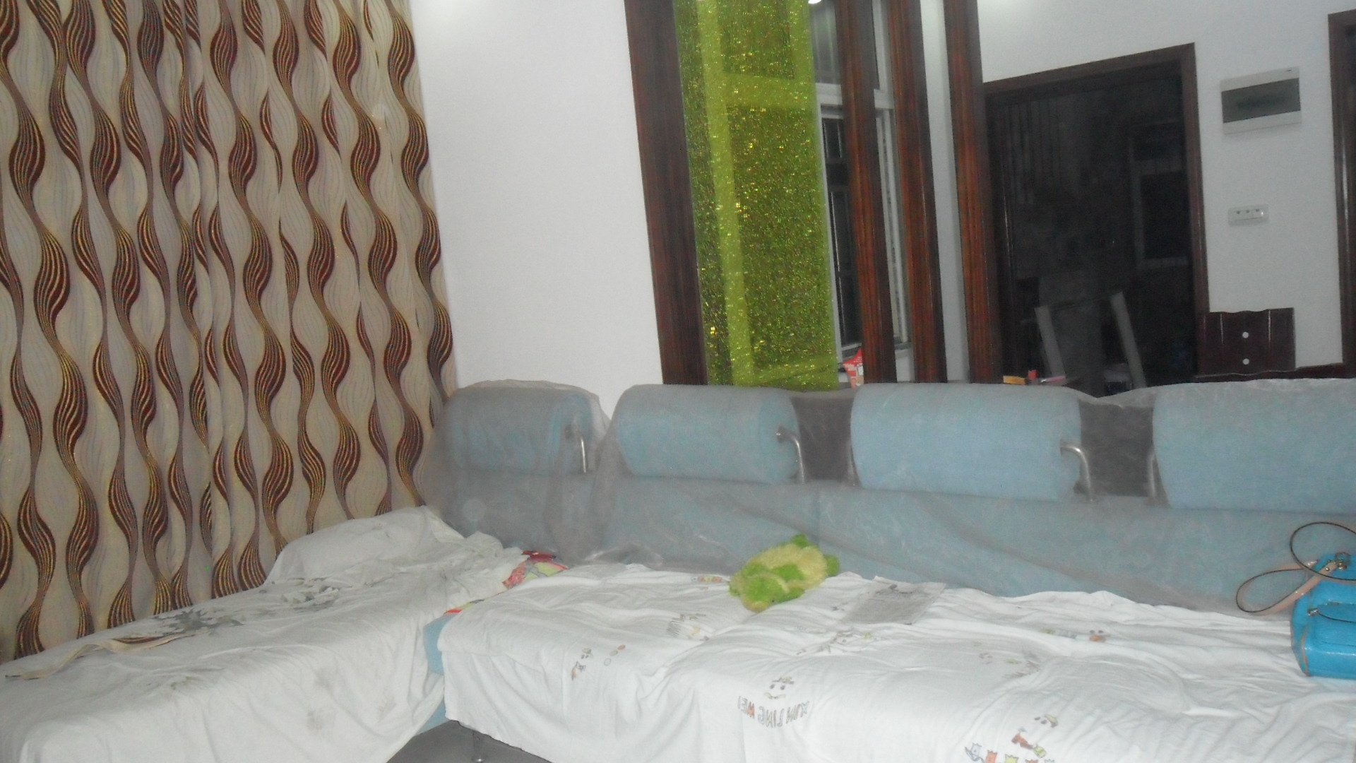 孝感東城區(qū)大會集精裝修3室2廳1衛(wèi)誠意賣