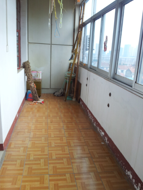 天河路澳門豆撈旁邊（嚴(yán)橋 對面）120平米3室2廳1廚1衛(wèi)中等裝修好房出租