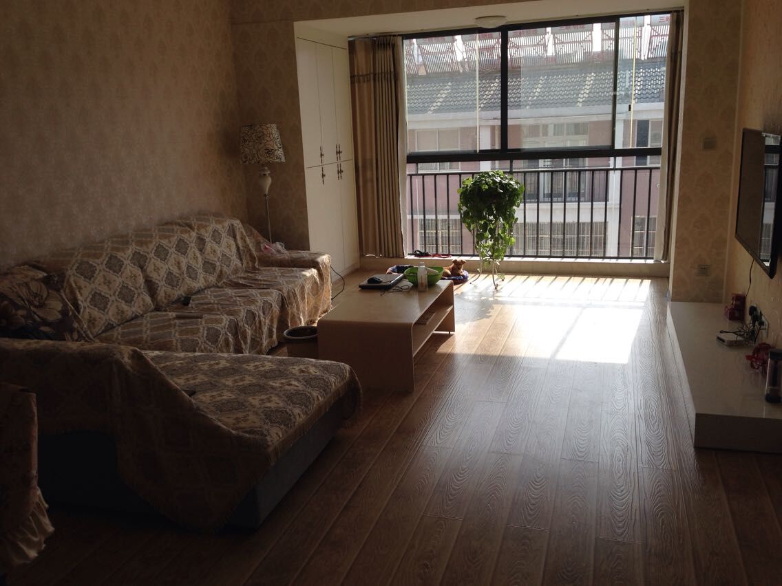 錦繡后湖三期三房兩廳兩衛(wèi)兩陽臺一廚溫馨風(fēng)格精裝售40萬