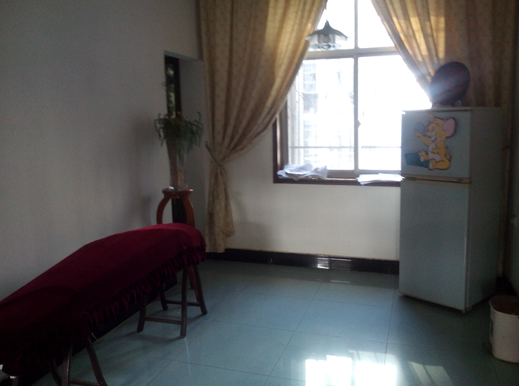 B1012長征路【保險大樓】旁3樓大陽臺戶型好光線好