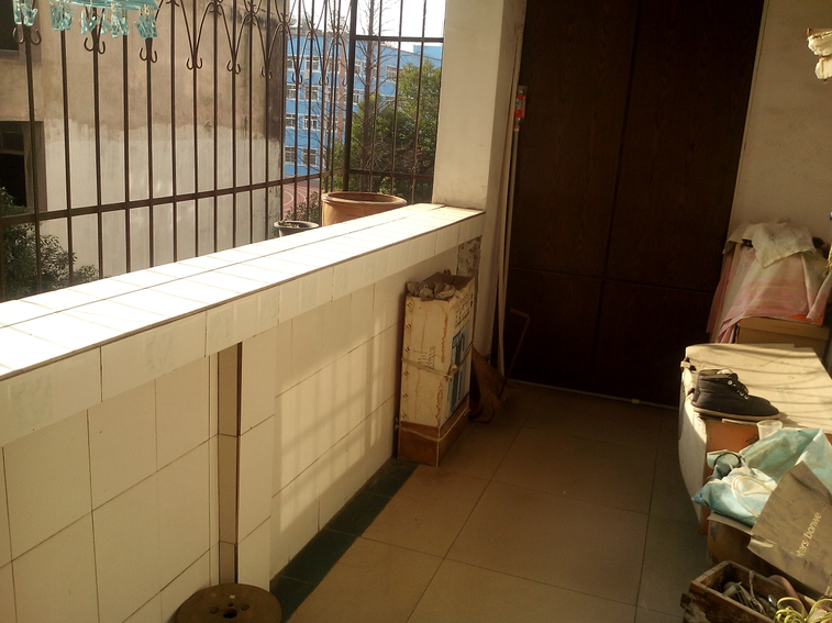 B1012長征路【保險大樓】旁3樓大陽臺戶型好光線好