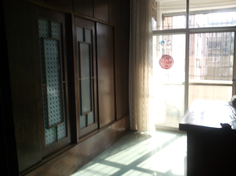 B1012長征路【保險大樓】旁3樓大陽臺戶型好光線好