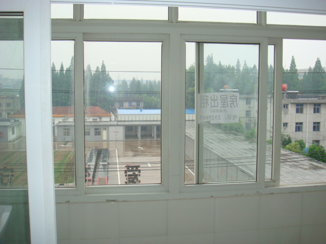 火車站對(duì)面艷陽(yáng)天隔壁八一小區(qū)