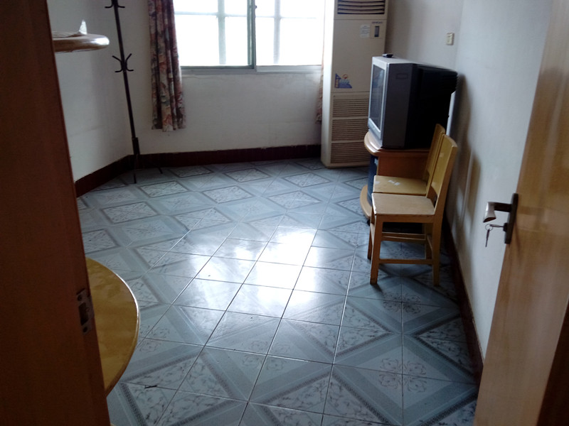 A1054.文化路中段單位房三室4/7簡(jiǎn)裝實(shí)際91平米75平米26萬