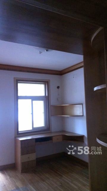 B1670急售【東苑小區(qū)】中裝82.47平米兩證滿五