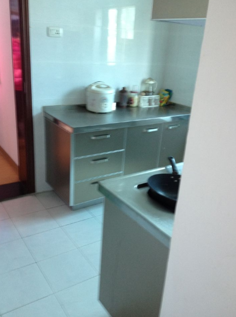 A1620園林路【經(jīng)緯樓單位房】中裝實(shí)際有130平米送小車庫(kù)