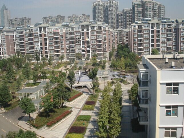 西湖明珠,好房好位置低價出售116平方，50萬，贈送25平方超大陽臺,可做三房