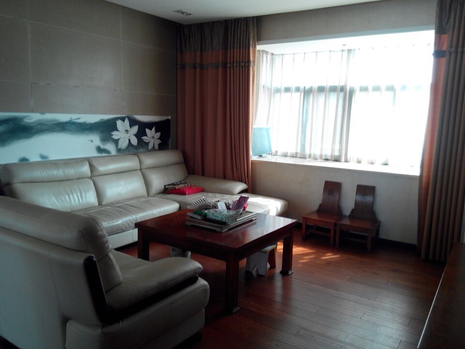 A1642交通路【全洲國(guó)際商城】精裝16樓126平米