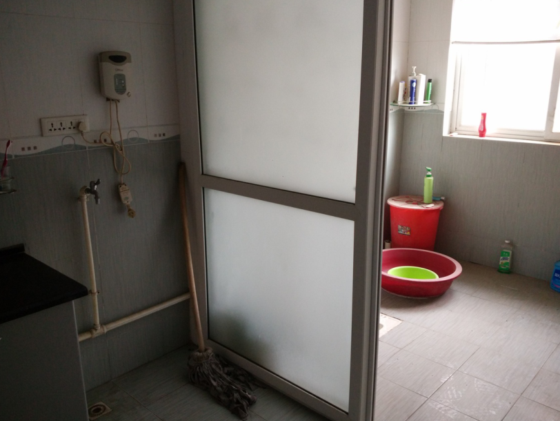 A1700長征二路【玉泉路 對面】中裝兩證滿五