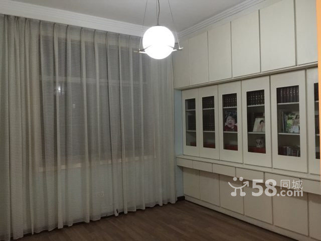 A1809憩园小区三室二厅二卫4/6精装两证满五