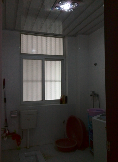 C98建設(shè)東路【單位房3樓】精裝114平米實際有140平米