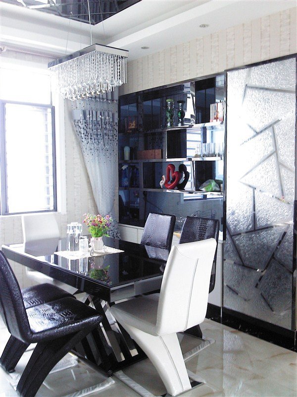 B1777福星城三期三室32/32精裝兩證滿二128平米售價(jià)85萬(wàn)