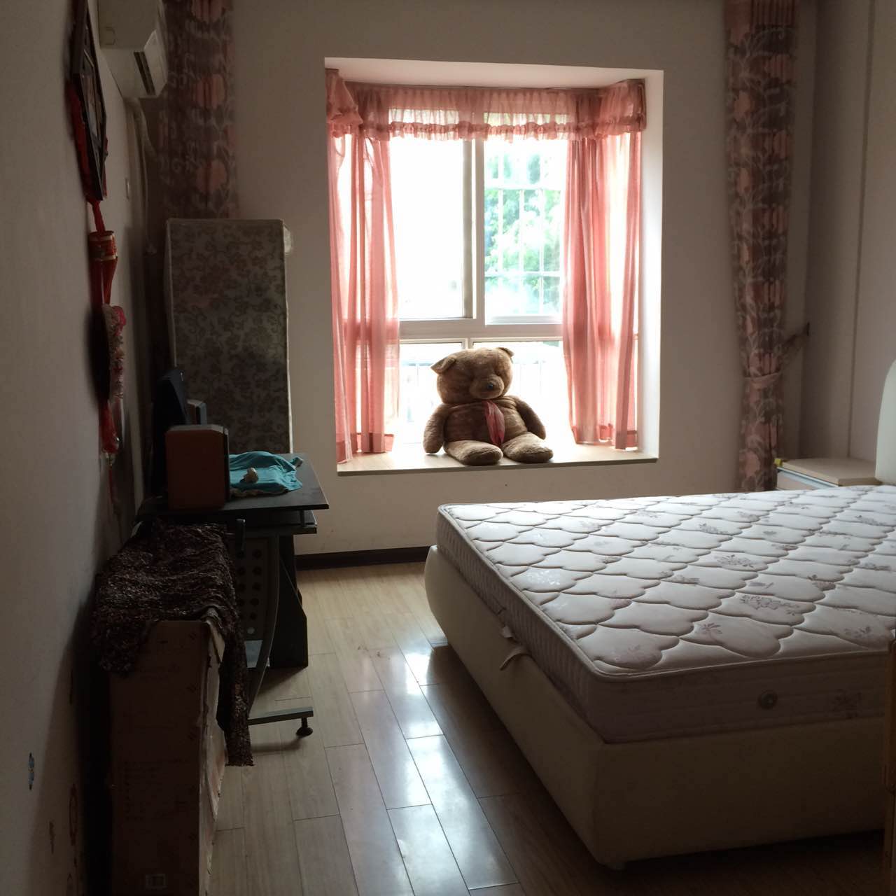 精裝送全套家具，拎包入住，低價出售