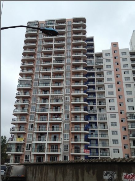 后湖附近，絕佳位置！好樓層！雙陽臺！