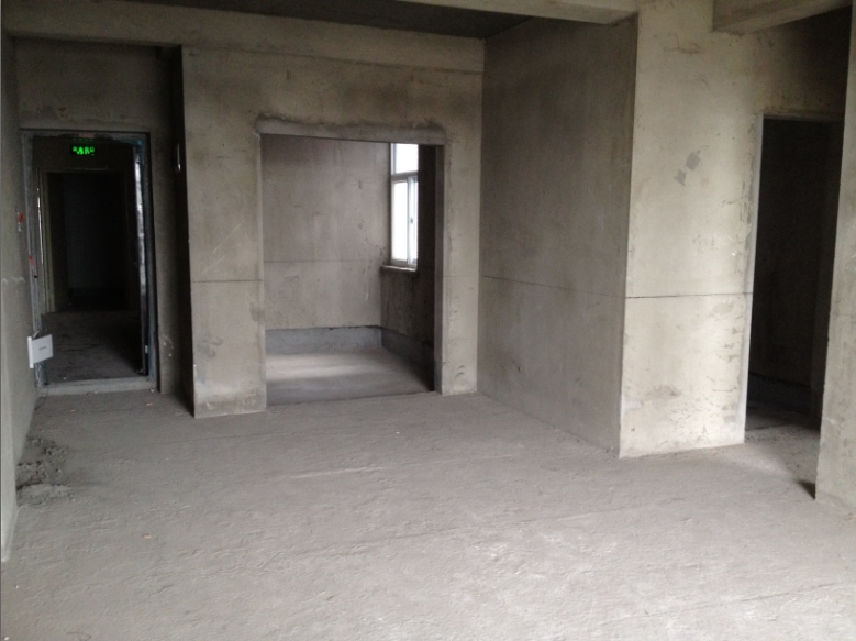 后湖附近，絕佳位置！好樓層！雙陽臺！