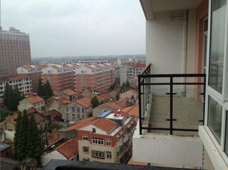 后湖附近，絕佳位置！好樓層！雙陽臺！