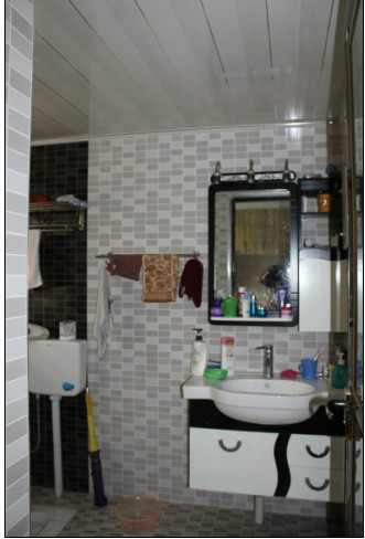 A873北辰花園三室二廳二衛(wèi)2/6精裝南北朝向兩證滿二面積：137平米售價(jià)：53萬有照片