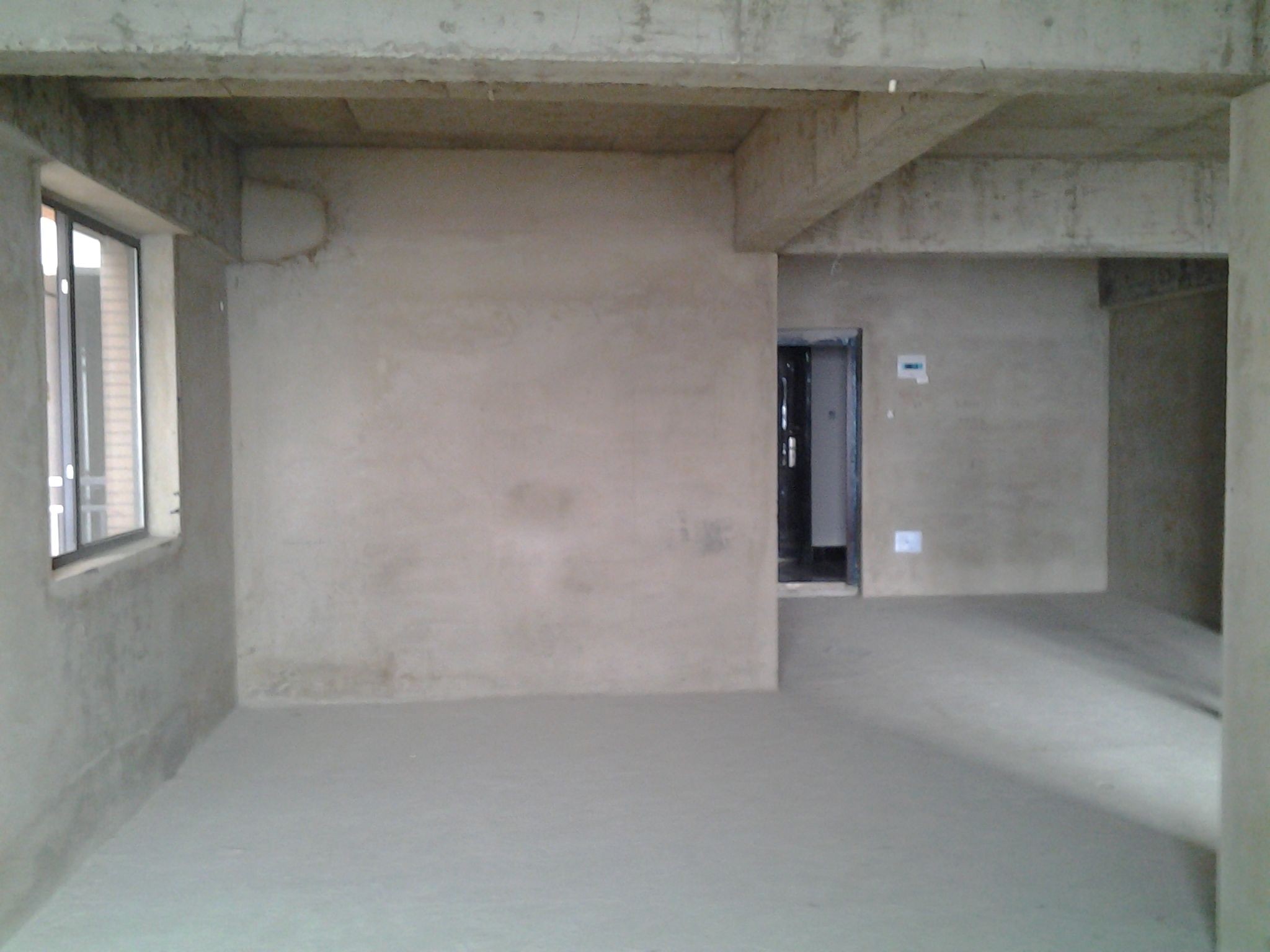 A941北大鴻城二室二廳一衛(wèi)15/20毛坯東西朝向兩證辦理中面積：88平米售價(jià)：32萬(wàn)有照片