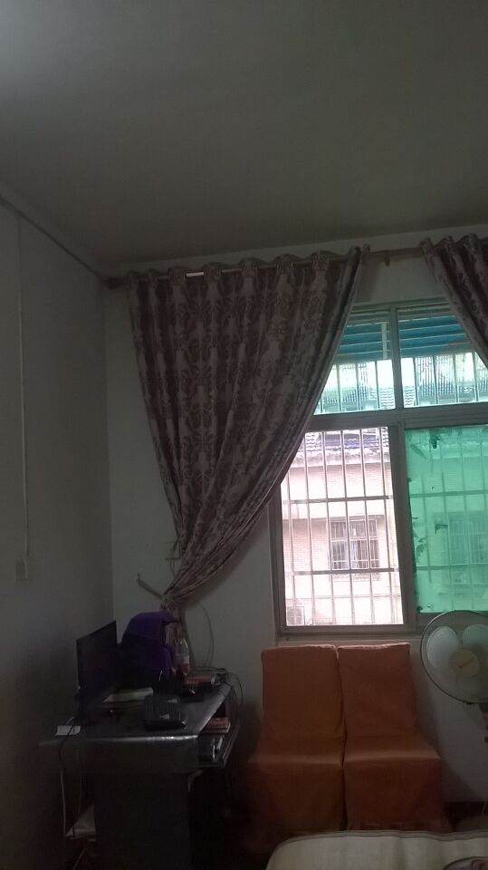 学生15年读书方便，离 、 、高中、大学非常近