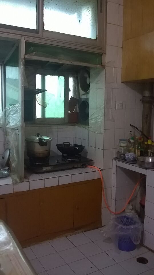 学生15年读书方便，离 、 、高中、大学非常近