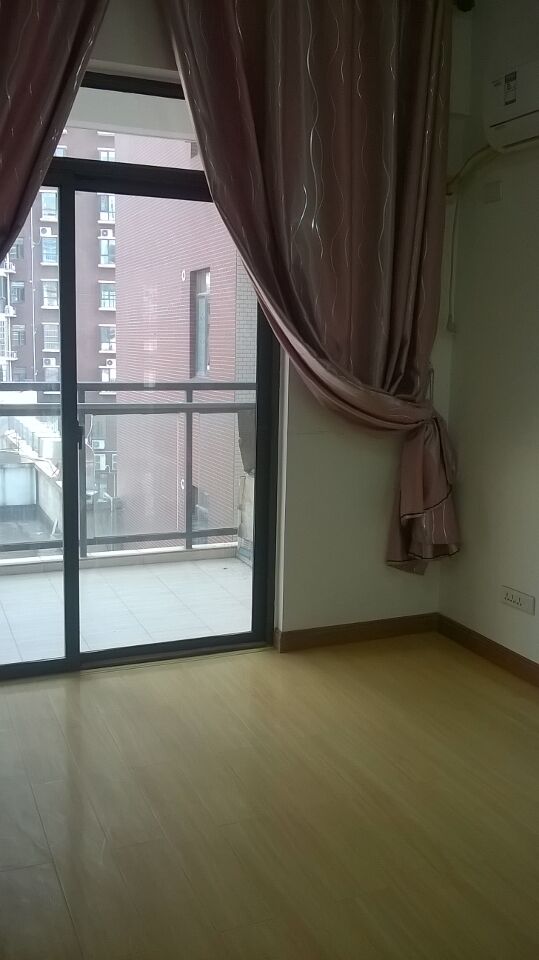 孝感光榮路全洲國際G18棟401，小中高讀書方便