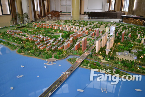 博士灣（4室2廳2衛(wèi)，小區(qū)前觀萬(wàn)畝天然河流臨澴水河，后攬千畝深林公園）