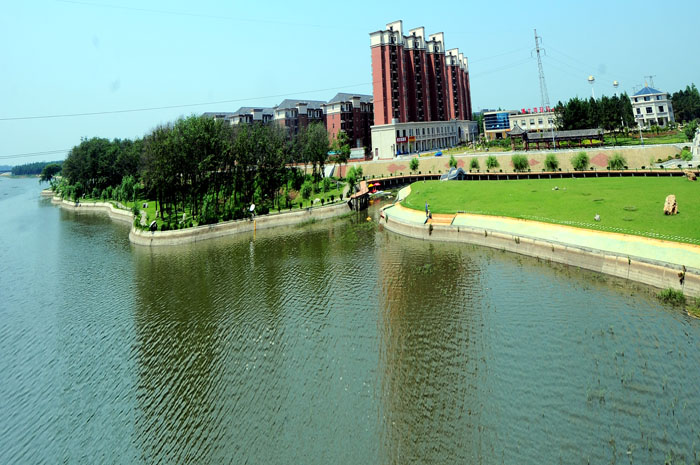 博士灣（4室2廳2衛(wèi)，小區(qū)前觀萬(wàn)畝天然河流臨澴水河，后攬千畝深林公園）