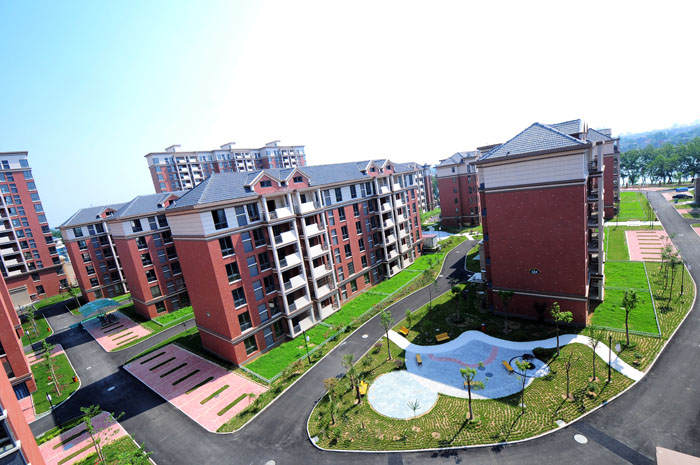 博士灣（4室2廳2衛(wèi)，小區(qū)前觀萬(wàn)畝天然河流臨澴水河，后攬千畝深林公園）