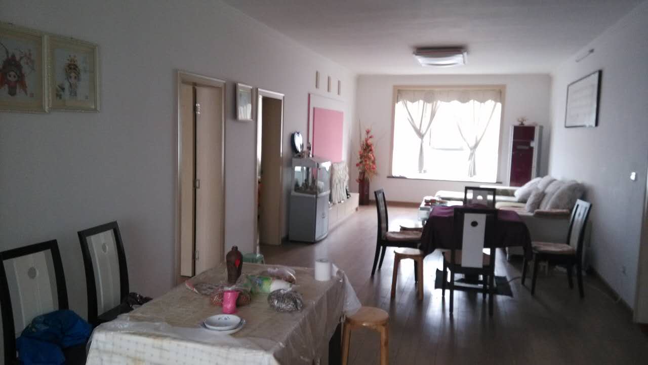 孝南北城區(qū)華夏龍城對(duì)面精裝修配套設(shè)施齊全可拎包入住價(jià)格從憂！