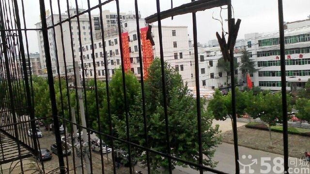 荣欣国际酒店斜对面