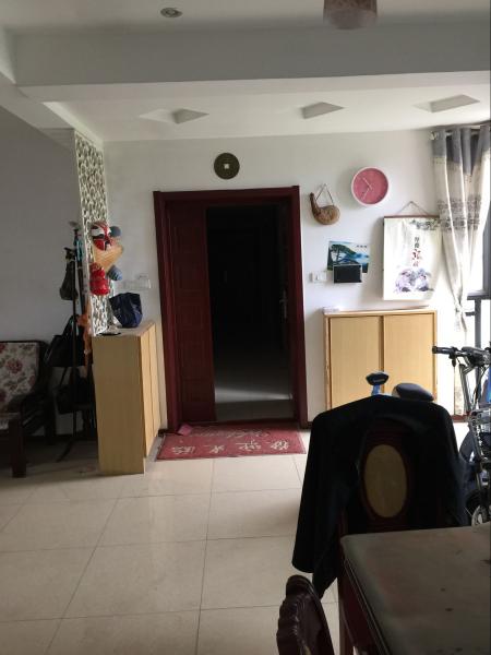 精裝修，好房低價(jià)出售，交通方便，