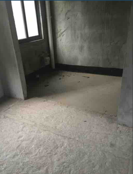 出售:宇济滨湖4室2厅2卫80万元