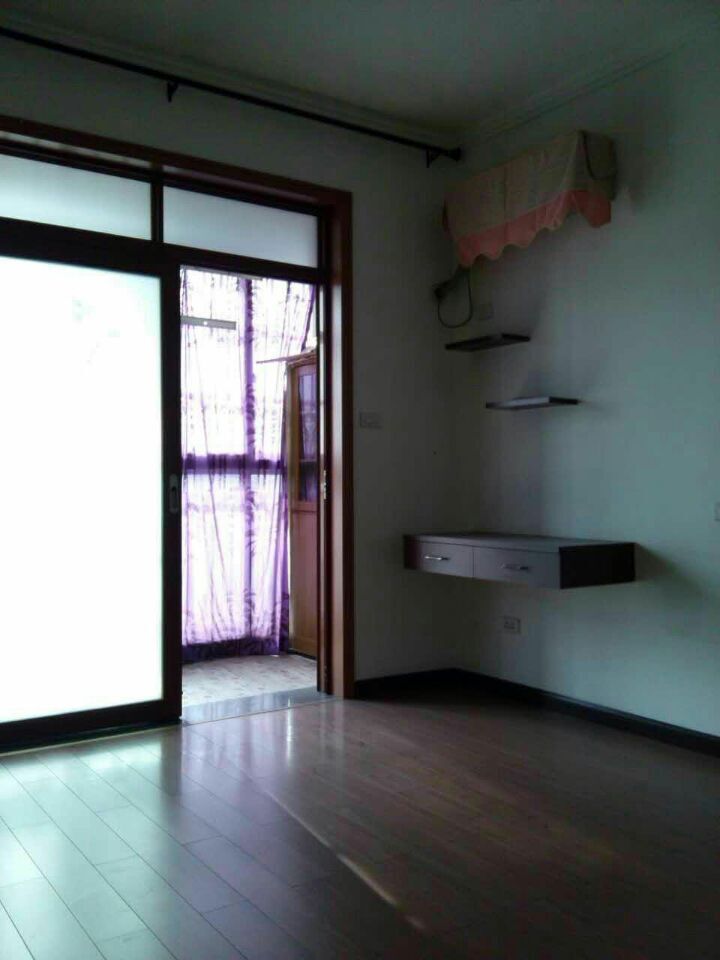 急售！北京路金苑花園，中裝修的房，低于毛坯房的價(jià)