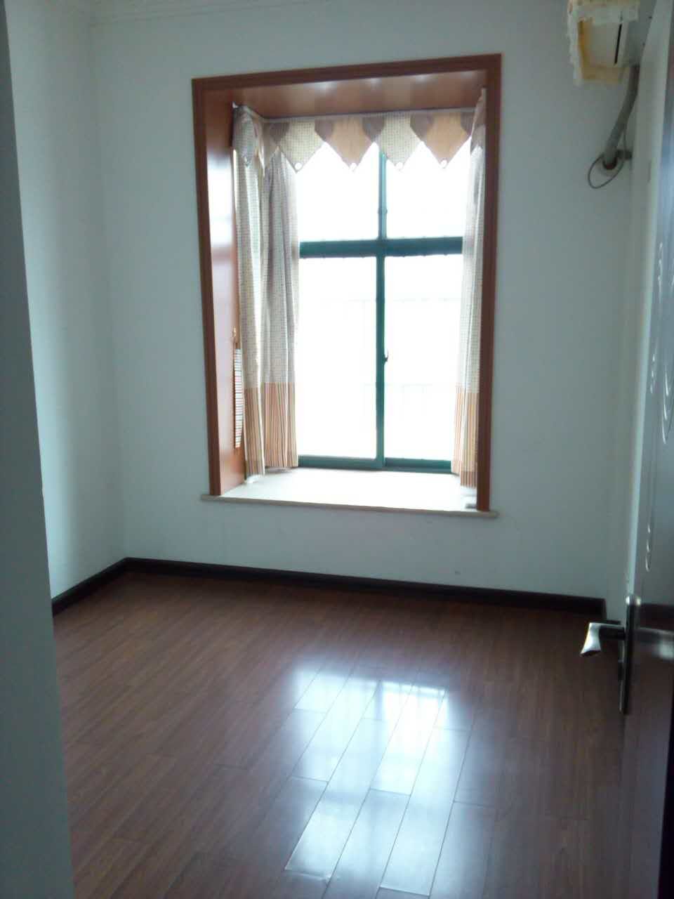 急售！北京路金苑花園，中裝修的房，低于毛坯房的價(jià)