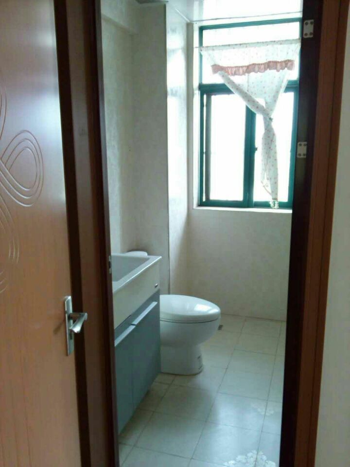 急售！北京路金苑花園，中裝修的房，低于毛坯房的價(jià)