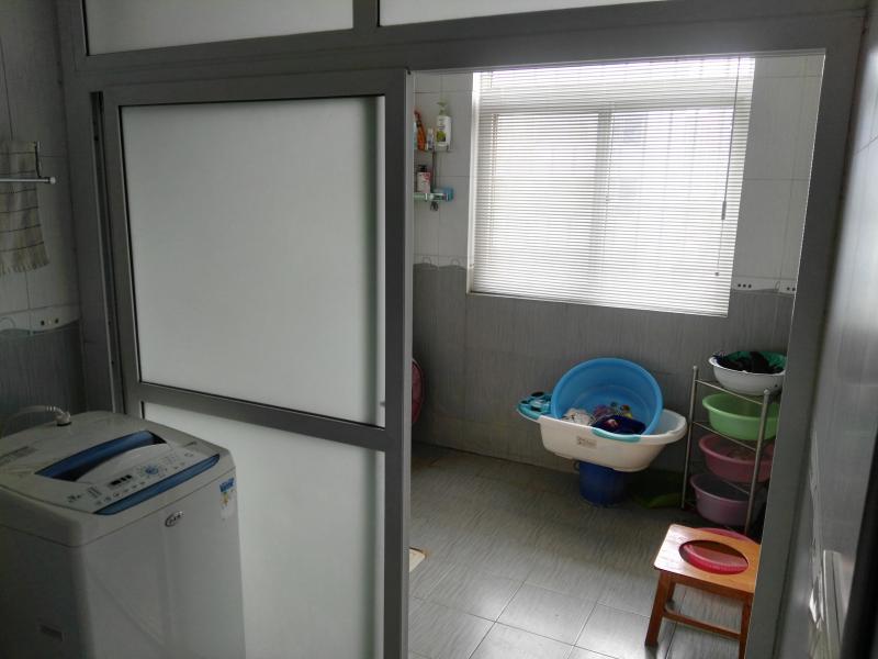 长征二路玉泉小学学区房,两证满2年,随时交易,随时过户.