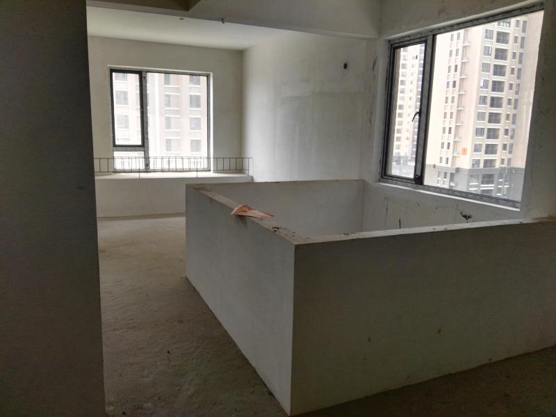 中建國(guó)際二期好房急售,戶型好,采光佳,